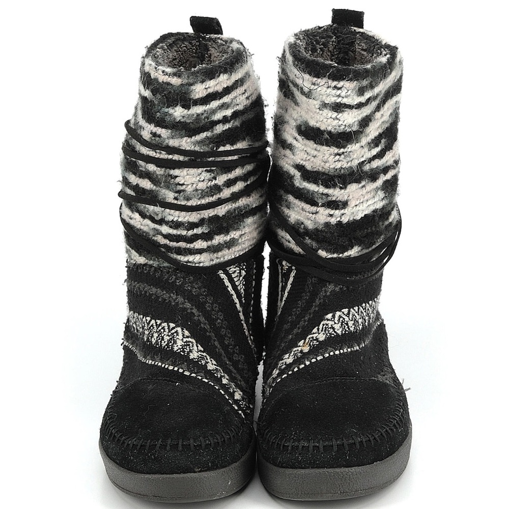 Tom's Nepal Boots Black and Multicolored Knitted Moccasin Faux Fur Size 8 NWOT